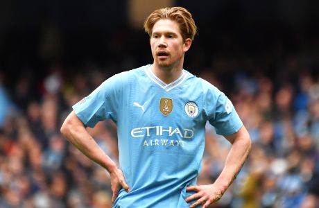 Manchester City's Kevin De Bruyne during the English Premier League soccer match between Manchester City and Everton at Etihad stadium in Manchester, England, Saturday, Feb. 10, 2024. (AP Photo/Rui Vieira)