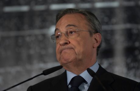 Real Madrid's President Florentino Perez pauses during a press conference at the Santiago Bernabeu stadium in Madrid, Monday May 20, 2013. Real Madrid coach Jose Mourinho will leave at the end of the season after three years at the Spanish club. Perez announced at a news conference on Monday that a mutual agreement was struck to "finish the contract" after a board meeting earlier in the day. (AP Photo/Paul White)