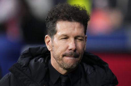 Atletico Madrid's head coach Diego Simeone gestures prior to the Champions League, round of 16, second leg soccer match between Atletico Madrid and Inter Milan at the Metropolitano stadium in Madrid, Spain, Wednesday, March 13, 2024. (AP Photo/Manu Fernandez)