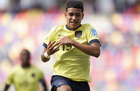 Ecuador's Kendry Paez celebrates scoring his side's opening goal against Fiji during a FIFA U-20 World Cup Group B soccer match at the Madre De Ciudades stadium in Santiago del Estero, Argentina, Friday, May 26, 2023. (AP Photo/Nicolas Aguilera)