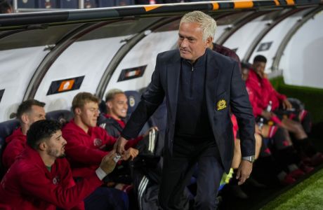 Fenerbahce's head coach Jose Mourinho greets Manchester United's players prior the Europa League opening phase soccer match between Fenerbahce and Manchester United at Sukru Saracoglu stadium, in Istanbul, Turkey, Thursday, Oct. 24, 2024. (AP Photo/Francisco Seco)