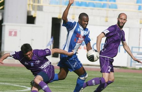 Ανεβαίνει η Καλλιθέα, 2-1 τον Ηρακλή Ψαχνών