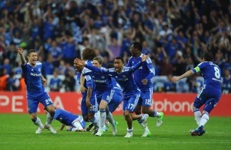 MUNICH, GERMANY - MAY 19: Chelsea players celebrate the winning penalty during UEFA Champions League Final between FC Bayern Muenchen and Chelsea at the Fussball Arena München on May 19, 2012 in Munich, Germany.  (Photo by Mike Hewitt/Getty Images)