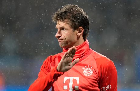 Bayern's Thomas Mueller reacts after losing the German Bundesliga soccer match between VfL Bochum and FC Bayern Munich in Bochum, Germany, Sunday, Feb. 18, 2024. (AP Photo/Martin Meissner)