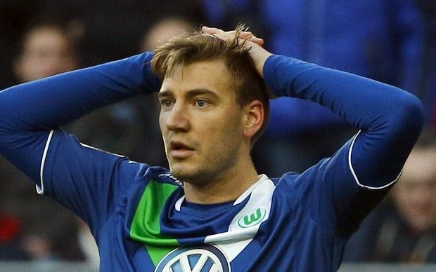 Ο Bendtner καλό θα ήταν να μην βγαίνει από το σπίτι