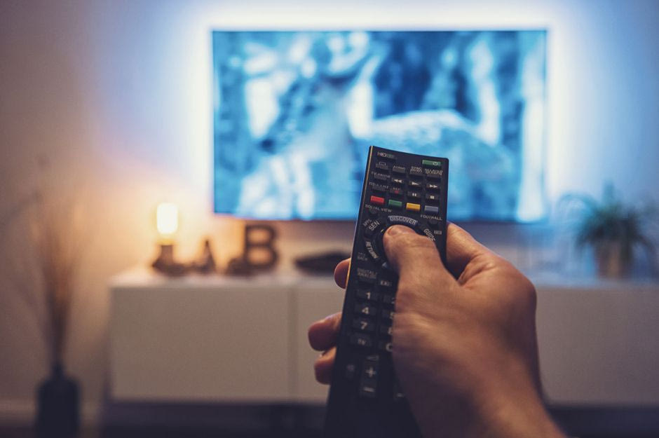 Τέσσερις ‘συνταγές’ για απίθανες binge watching βραδιές