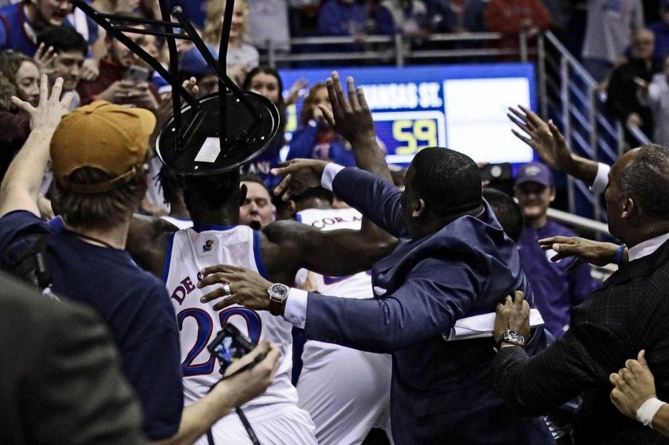 Το ξύλο στο Kansas-Kansas State θύμισε Palace και ΟΑΚΑ