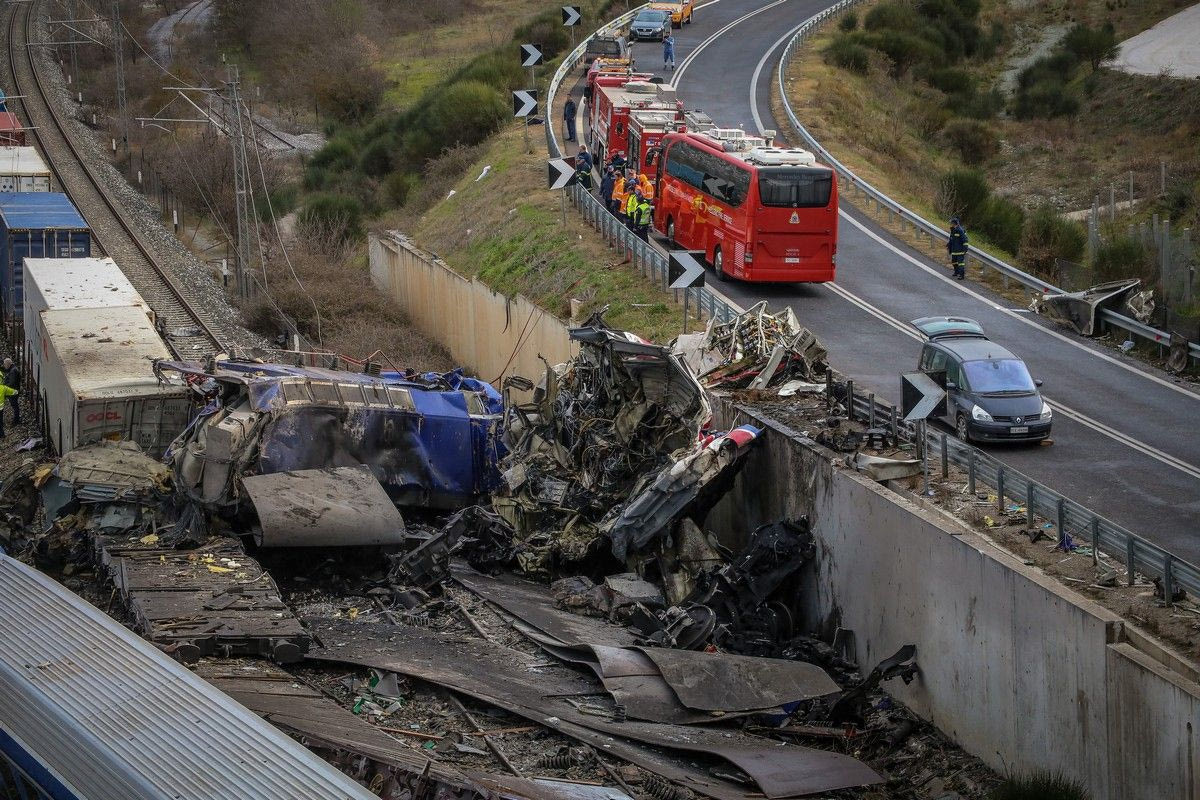 Σύγκρουση τρένων στα Τέμπη: Εξετάζεται ως ύποπτος ο σταθμάρχης, κατέθεσαν ήδη τρία άτομα